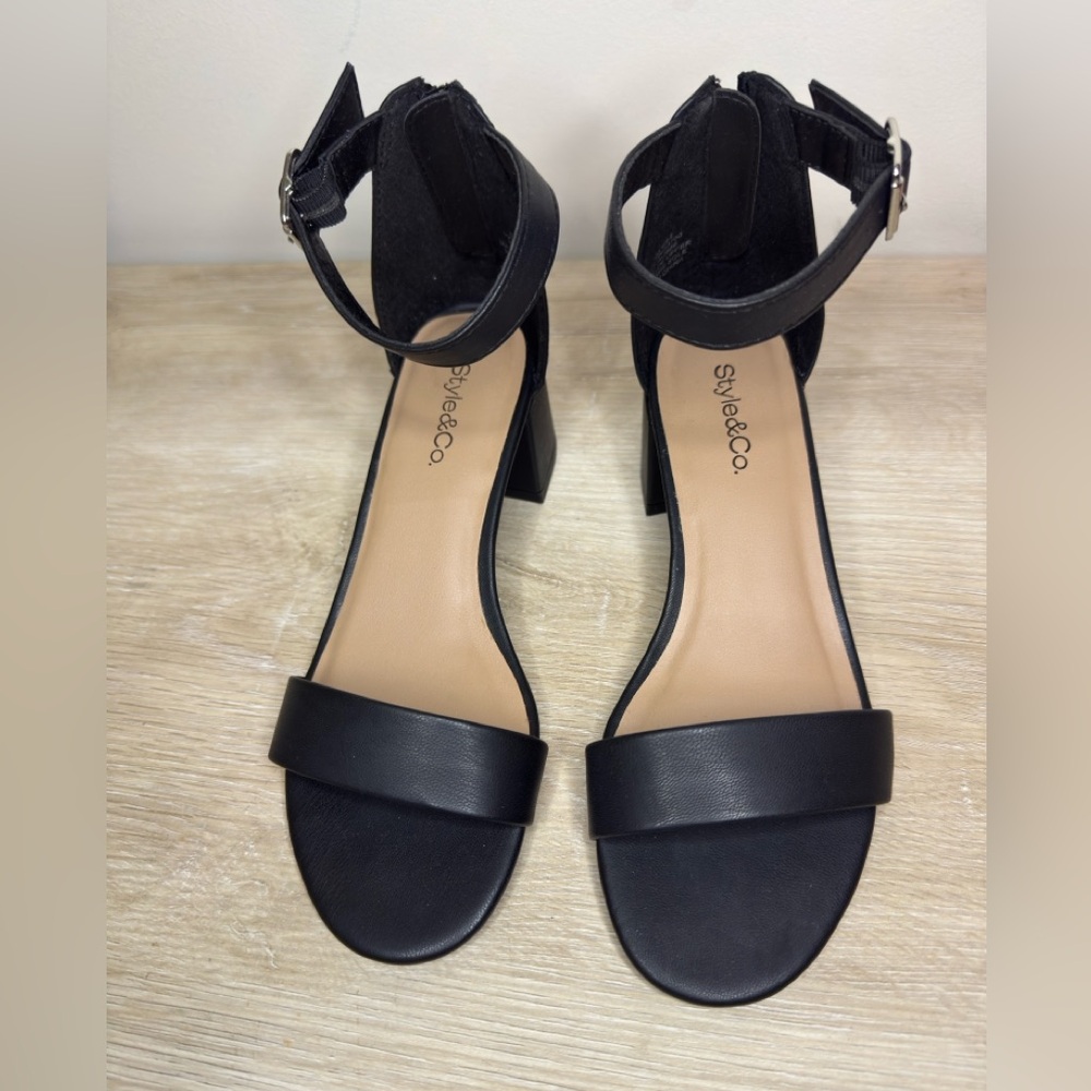 Style & Co. 5 Black Ankle Strap Heels